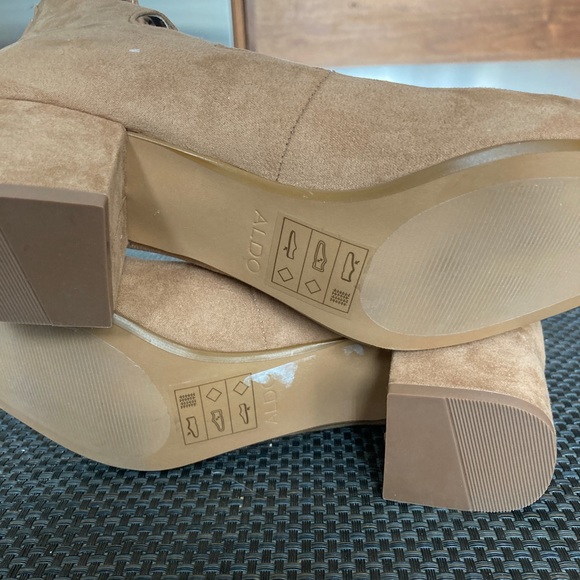 ALDO HEELS
SIZE:6 1/2, HEEL SIZE: 2 INCH 
COLOR: TAN
NEW, NEVER WORN. - Picture 7 of 7